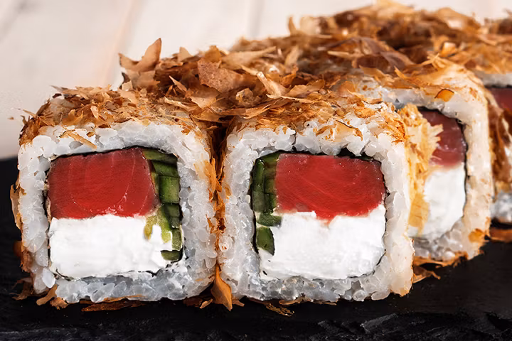 Ролл Бонито Тунец