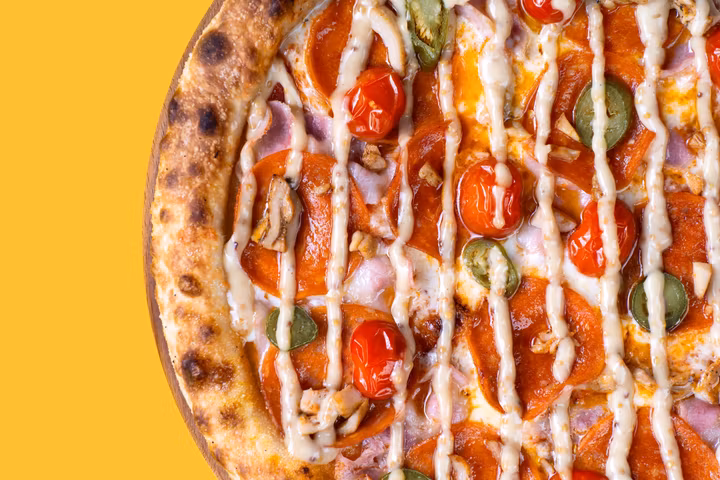 Пицца Мясная с медово-горчичным