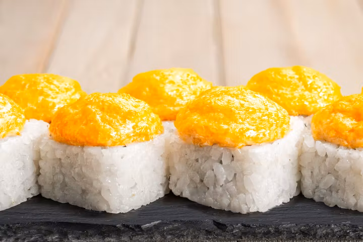 Ролл Запечённая Калифорния Кани